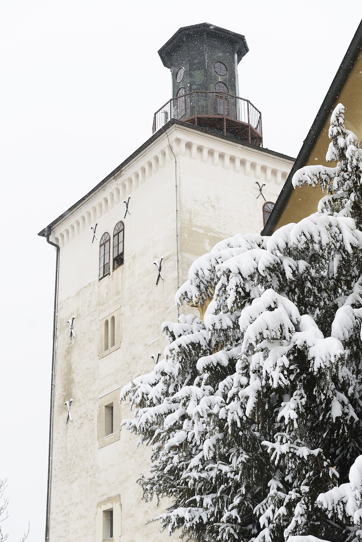 Lotrščak Tower in winter snowstorm